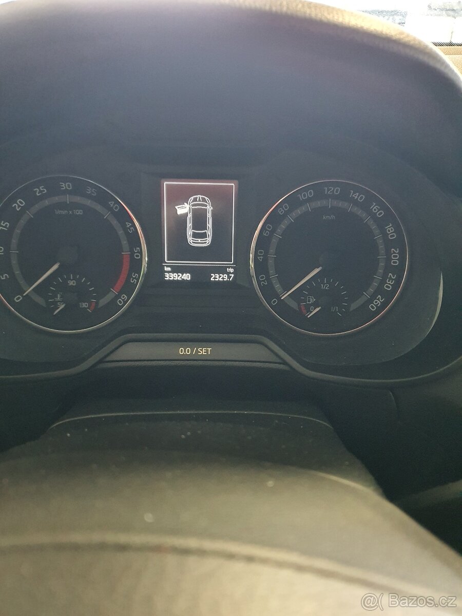 Škoda oktavia 3 scout 2.0tdi - 9