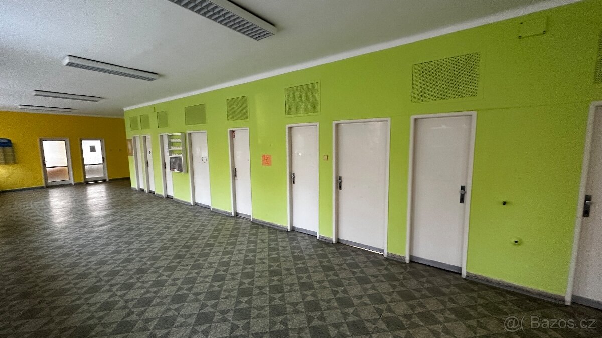 Pronájem komerčních prostor Karviná - 9