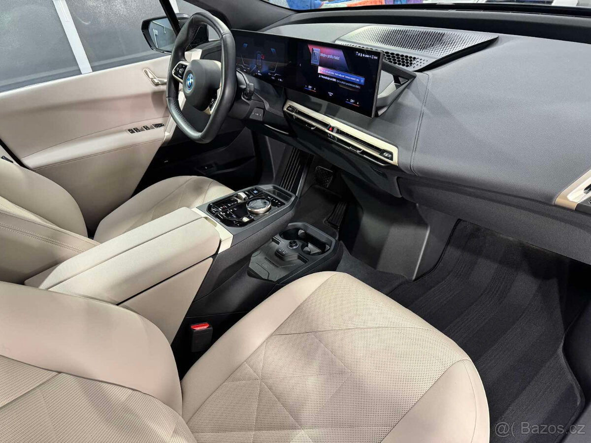BMW iX Xdrive 40 SPORT - 9