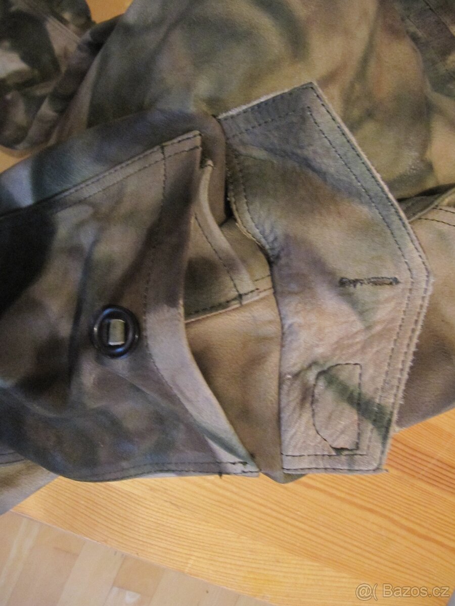 Maskovací kožené kalhoty. - 9