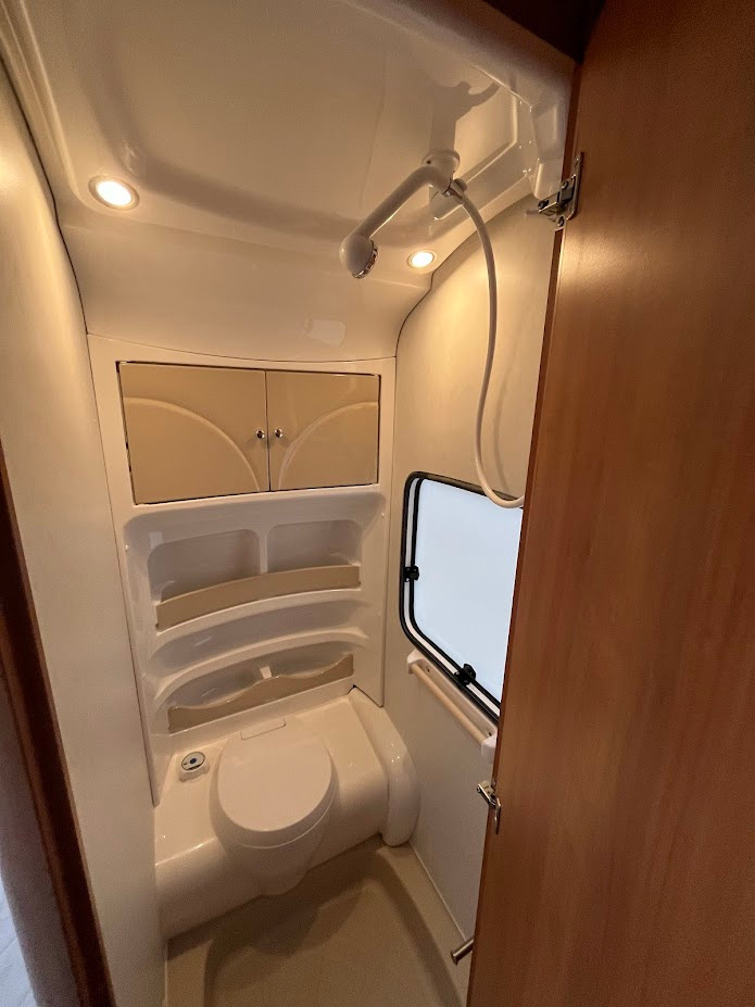 Hobby 560 CFe 2011 MOVER, PŘEDSTAN, DRŽÁK KOL, SUPER STAV - 9