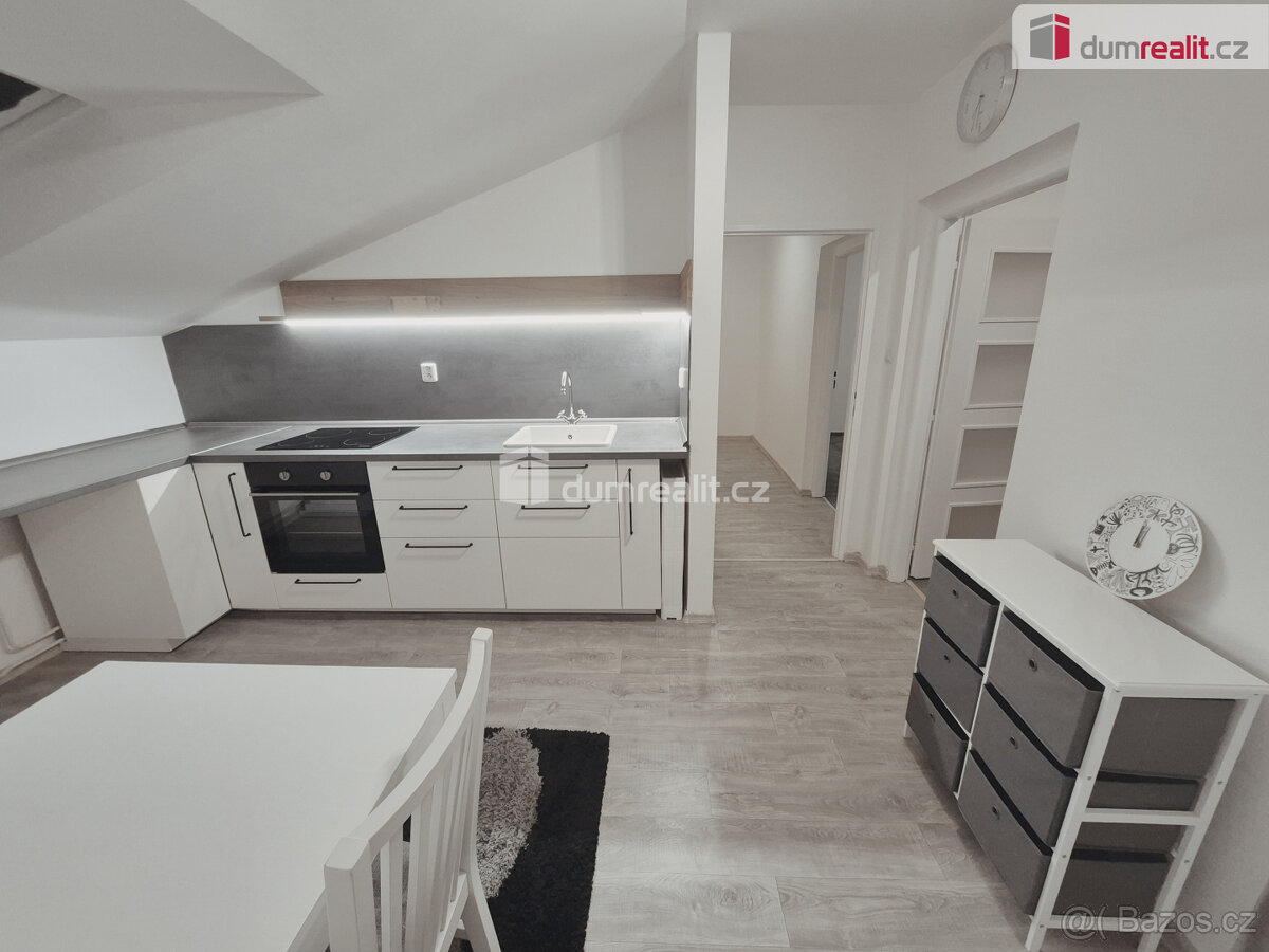 Pronájem bytu 2+1 v Hoštce - Kochovice - 9