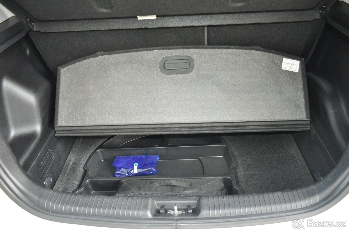 KIA VENGA 1.6 (2019) - 9