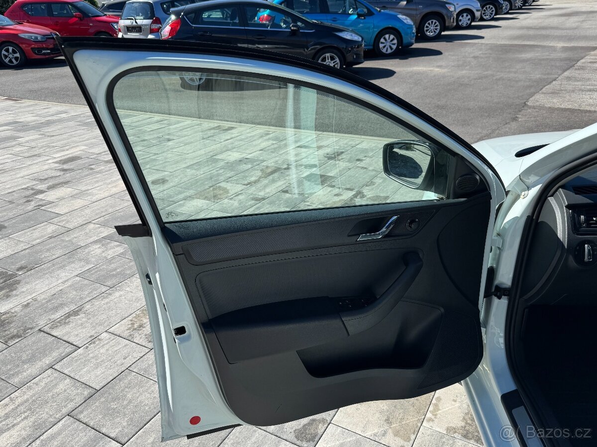 Škoda Rapid Spaceback StylePlus 1.4TSI DSG - 9