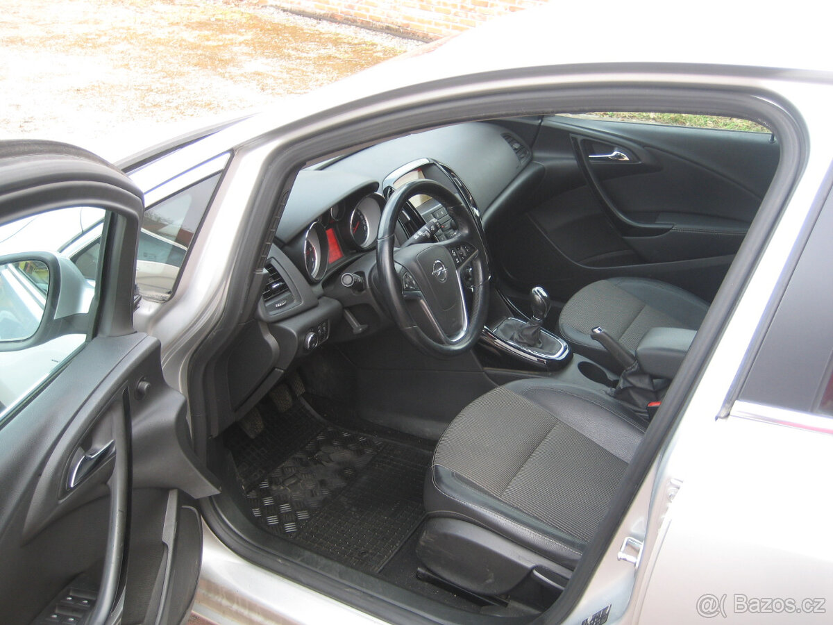 OPEL ASTRA 1.6 CDTi 81KW ČR SERVISKA - 9