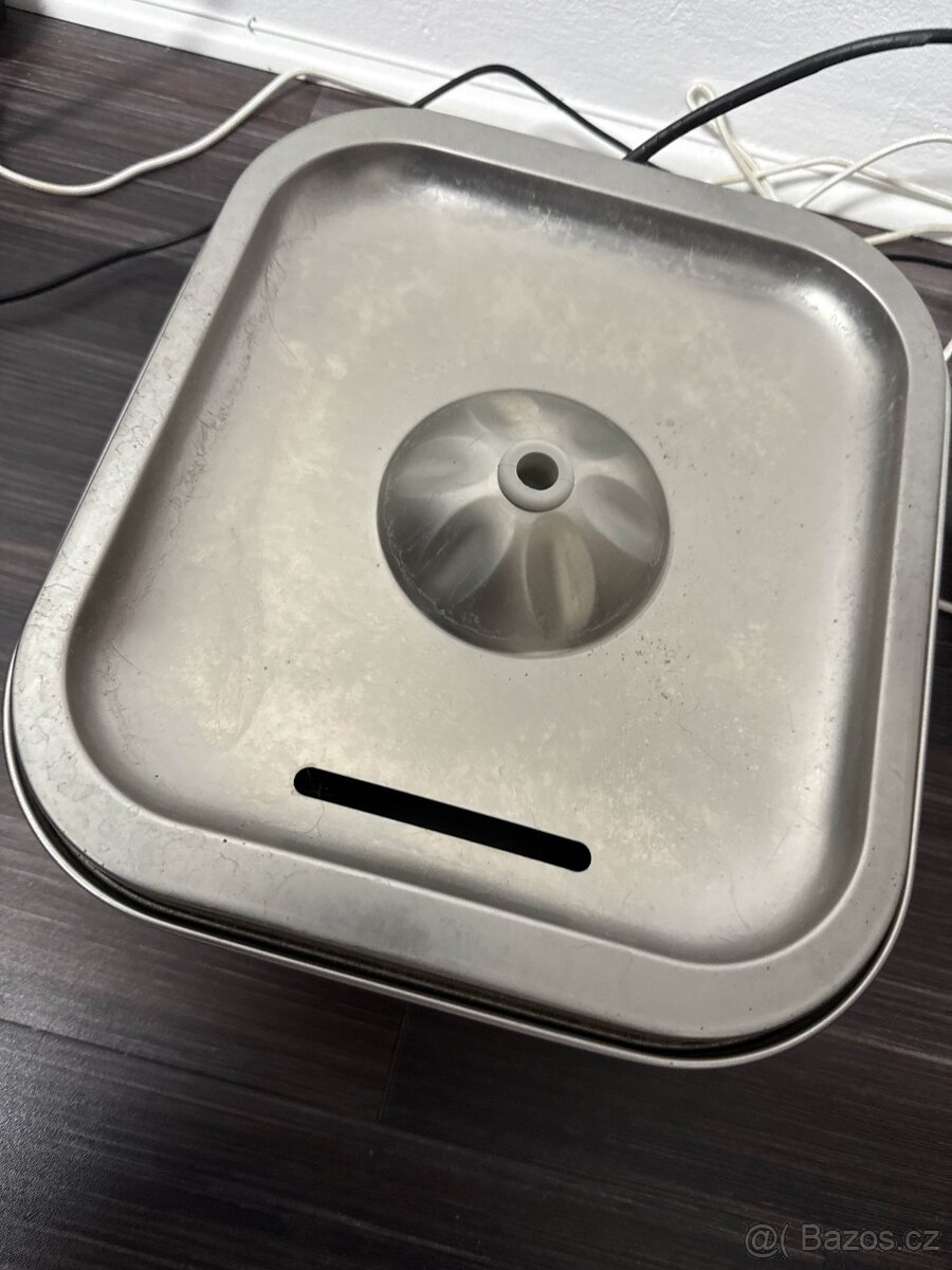 Daruji 2 roky starou kočičku, kastrovaná. + vybavení. - 9