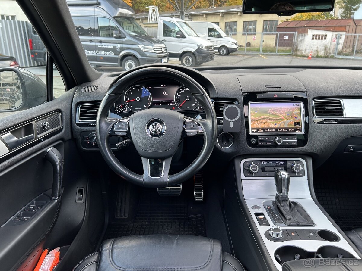 VW Touareg 3.0TDI 245k, serviska, 155tkm - 9