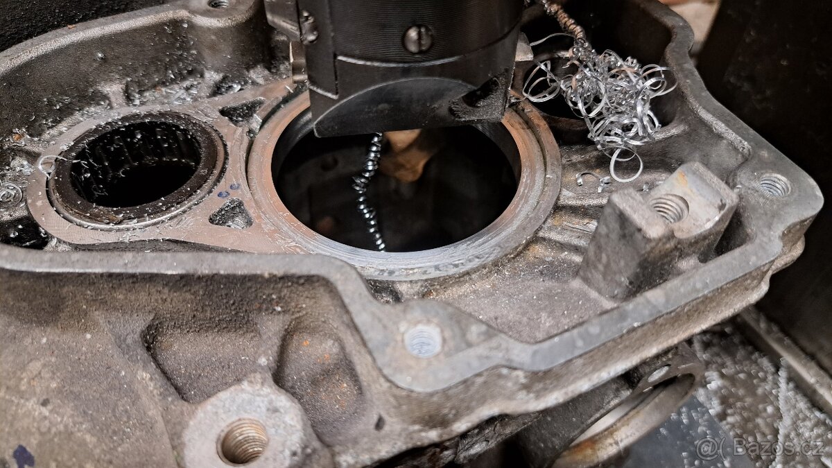 Prodam převodovku transporter Vw t5 ,1.9tdi - 9