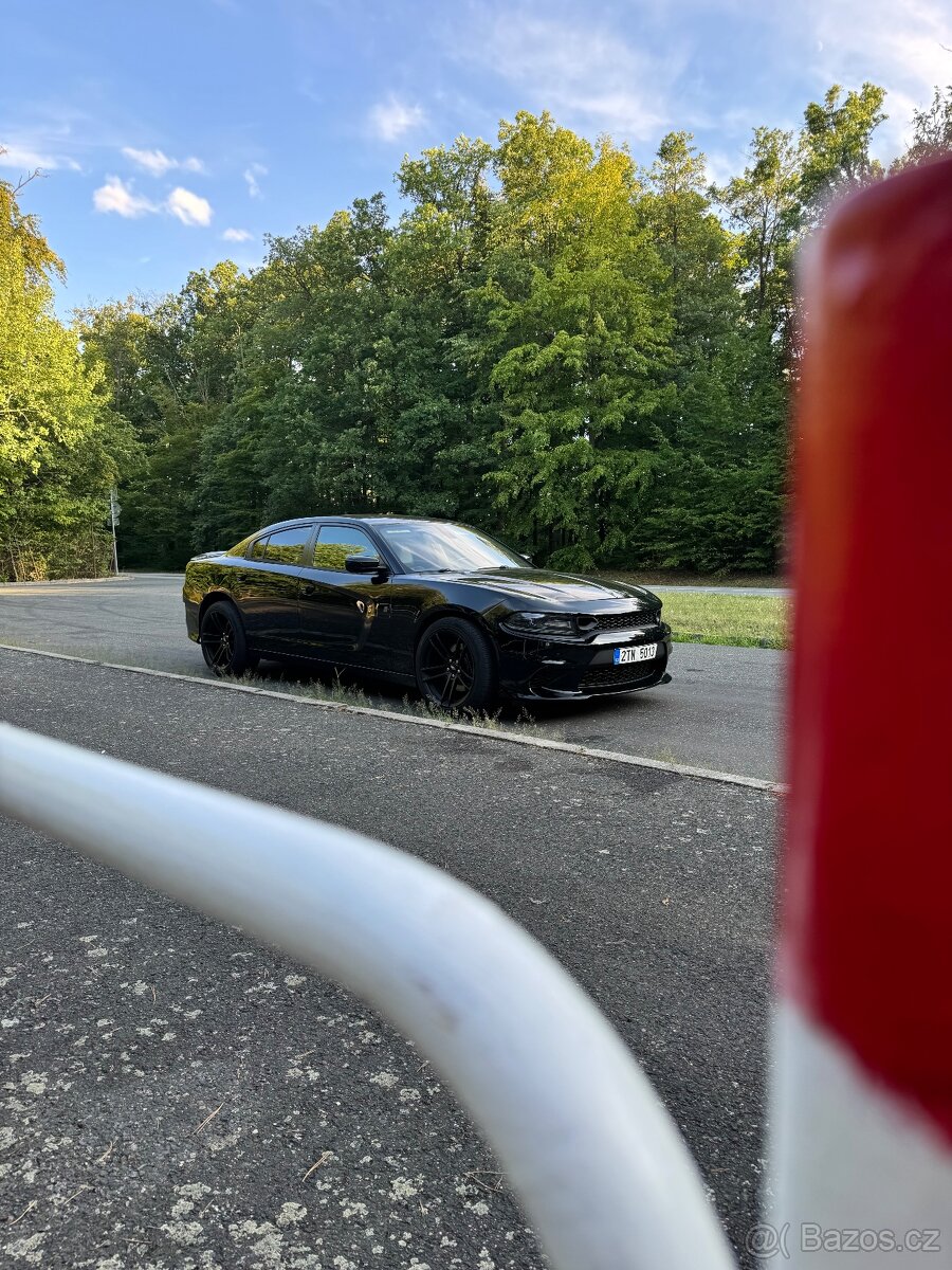 Dodge Charger 5.7 HEMI AWD - 9