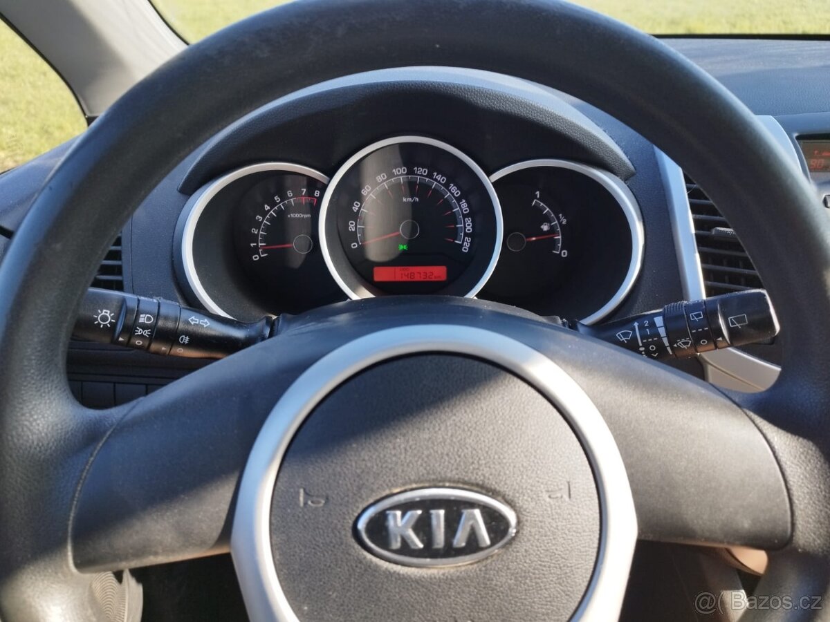 Kia Venga 1.4 2011 - 9