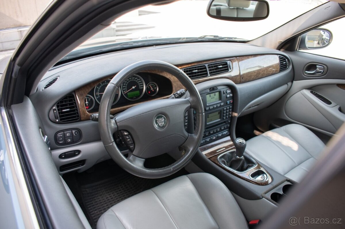 Jaguar S-Type 3.0 V6 175kw Manual - 9