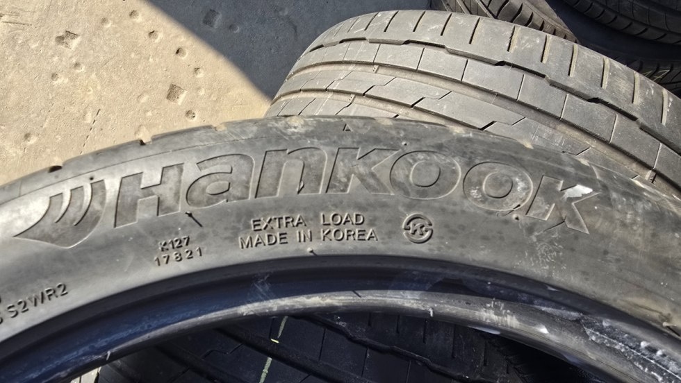 Letní pneu 235/40/19 Hankook - 9