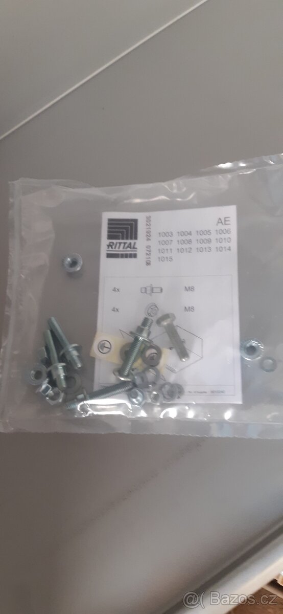 Nerezový rozvaděč /skřín 760x760x400mm / Rittal - 9