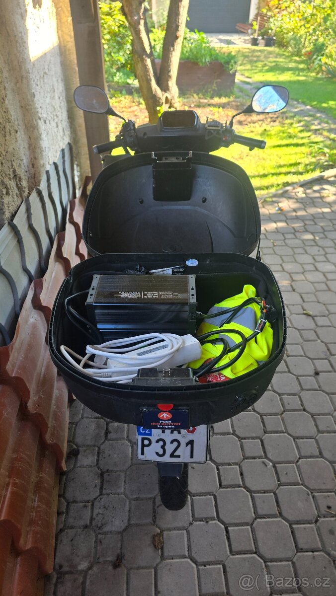 Elektricky skutr max. rychlost 70km/hod. - 9