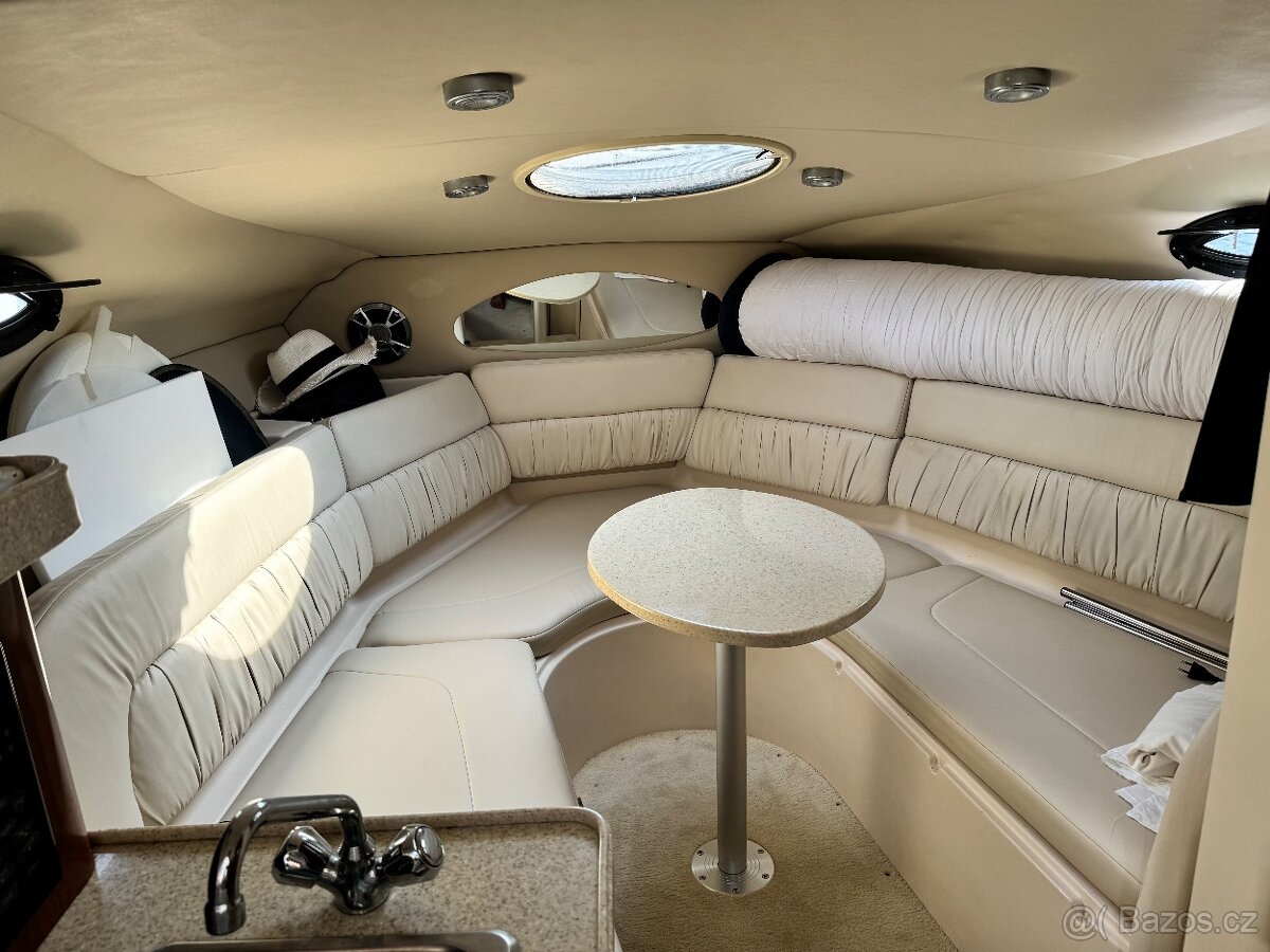 Kajutová loď Regal Commodore 2665 - 9