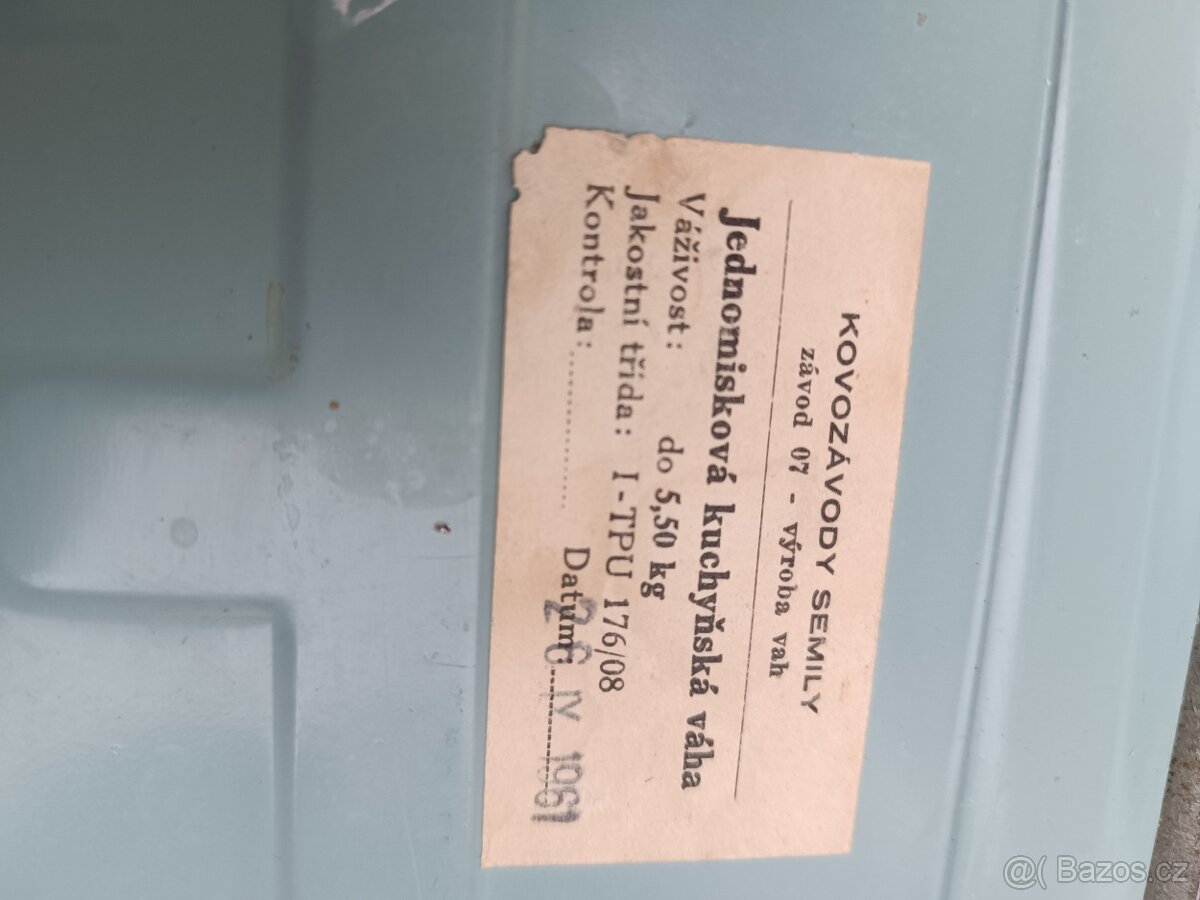 Stará kuchyňská váha " KVZ SEMILY" 1961 - 9