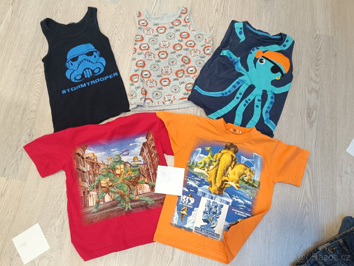 Oblečení a hračky - 9