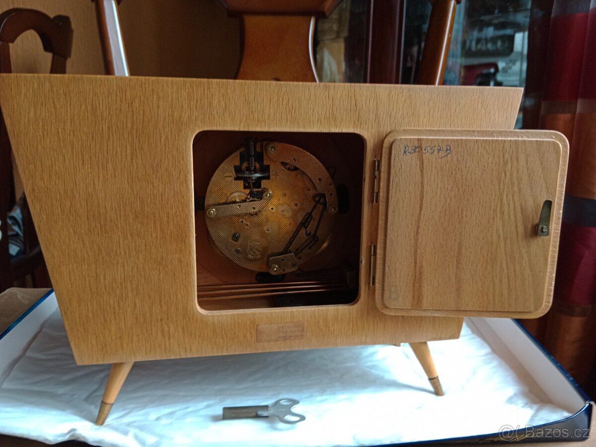 Pěkné staré málo vidané retro stolní hodiny- Hermle - 9