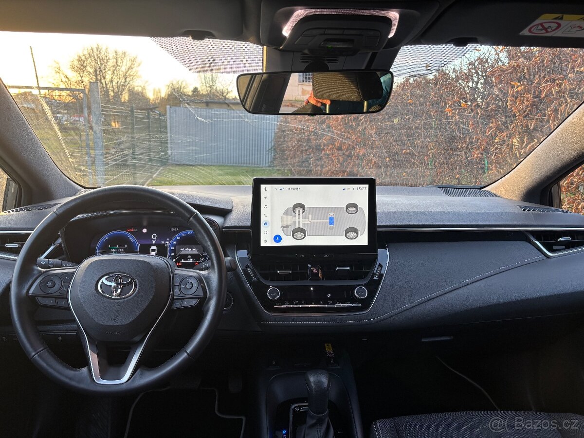 Toyota Corolla TS 1.8 hybrid e-CVT - 9