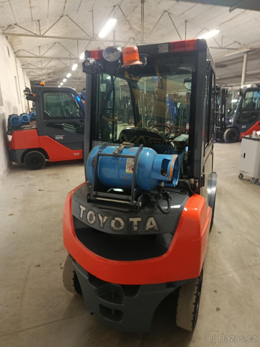 Čelni vozík Toyota 02-8FGF20 s pozicionerem - 9