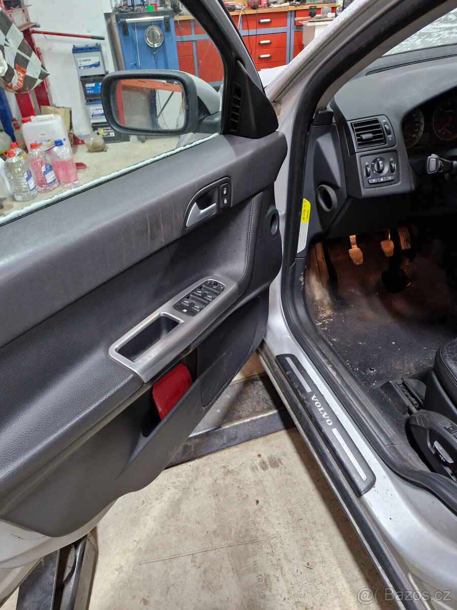 VOLVO V50 2.0 100KW - 9