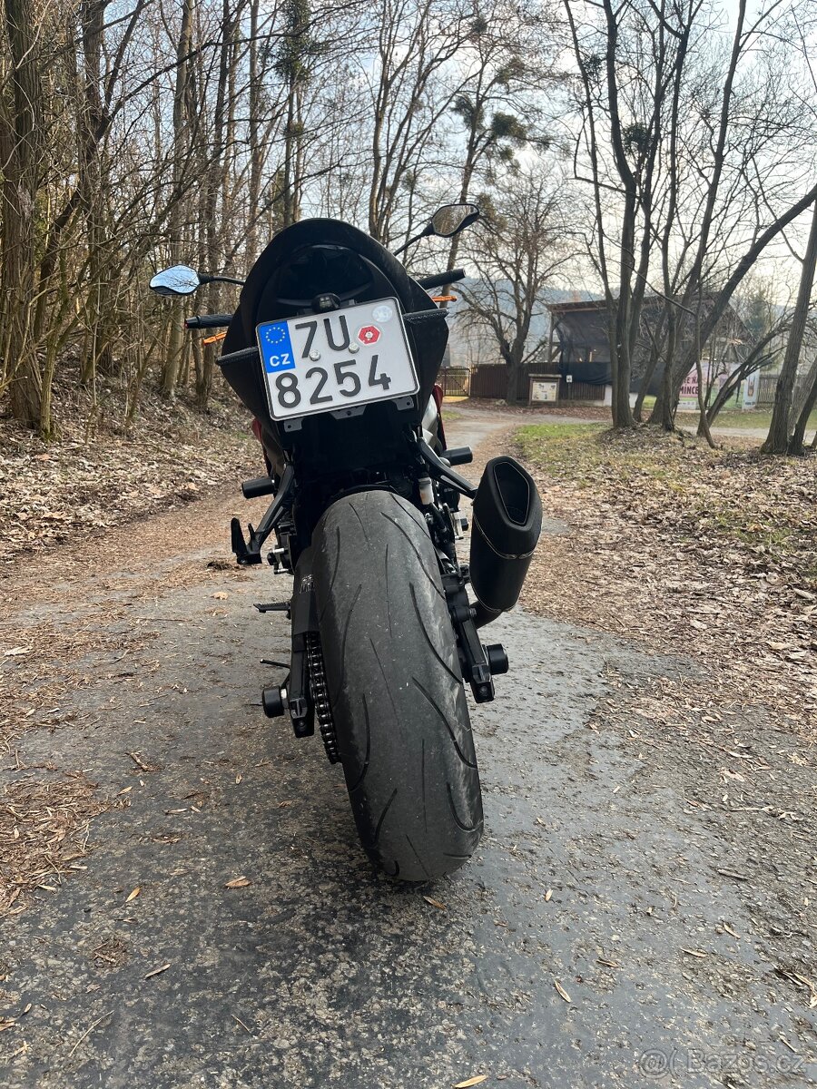 Suzuki gsx-s750 - 9