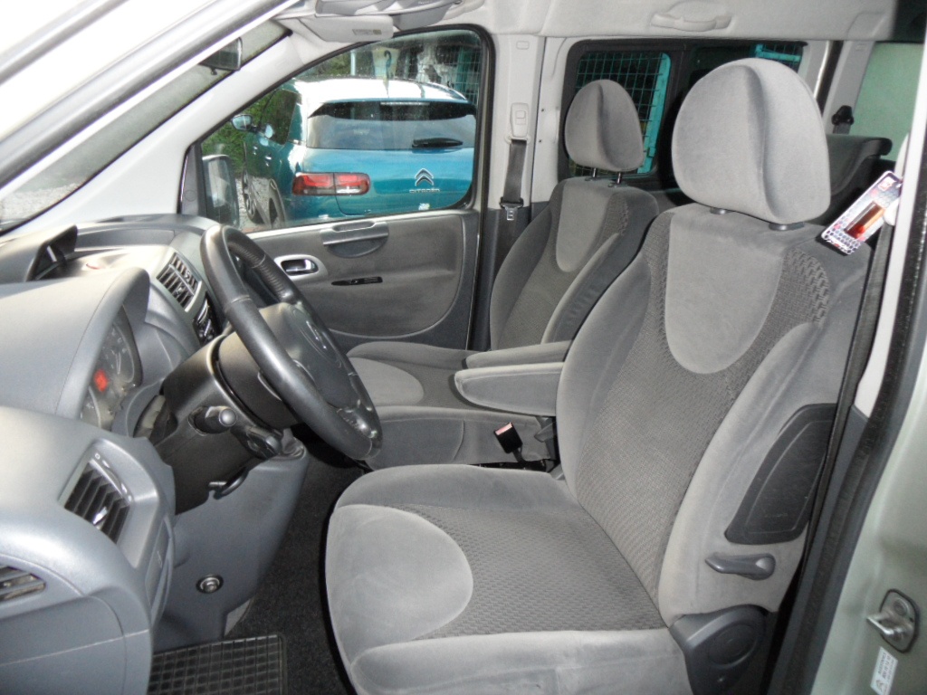 Citroen Jumpy 2.0 HDi,Exclusive,zak. ČR,1.maj,serv.knížka - 9