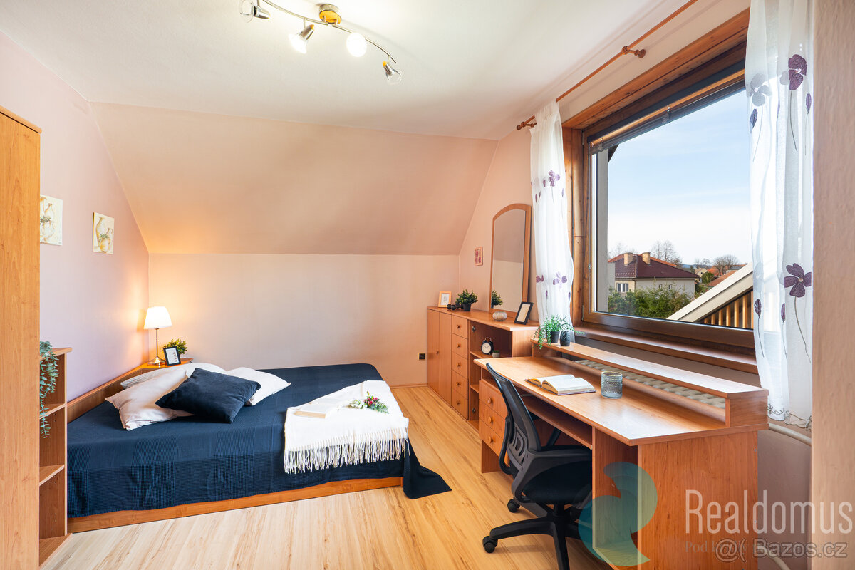 PRODEJ, rodinný dům se zahradou, 8+1, Litvínovice - 9