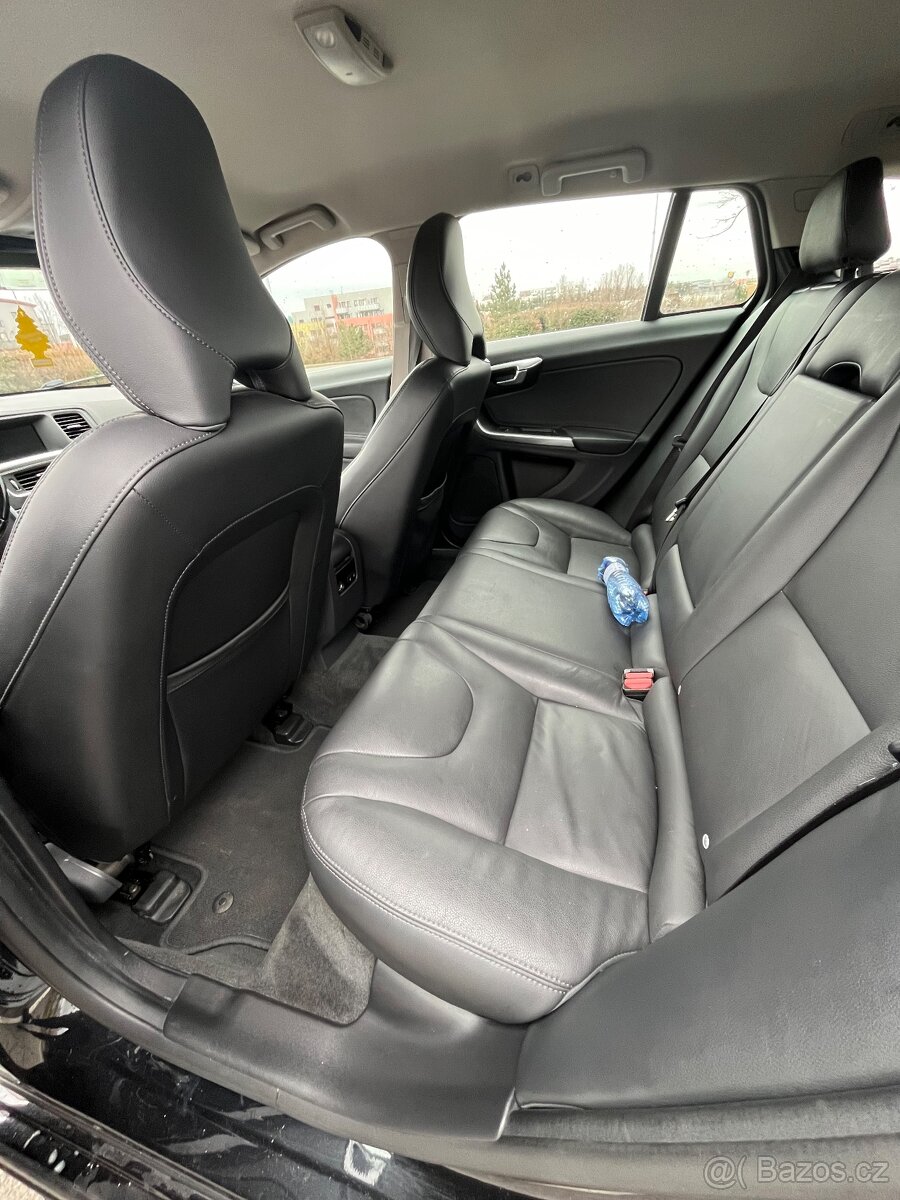 V60 Plagin Hibryd 2.4 D6 AWD - 9