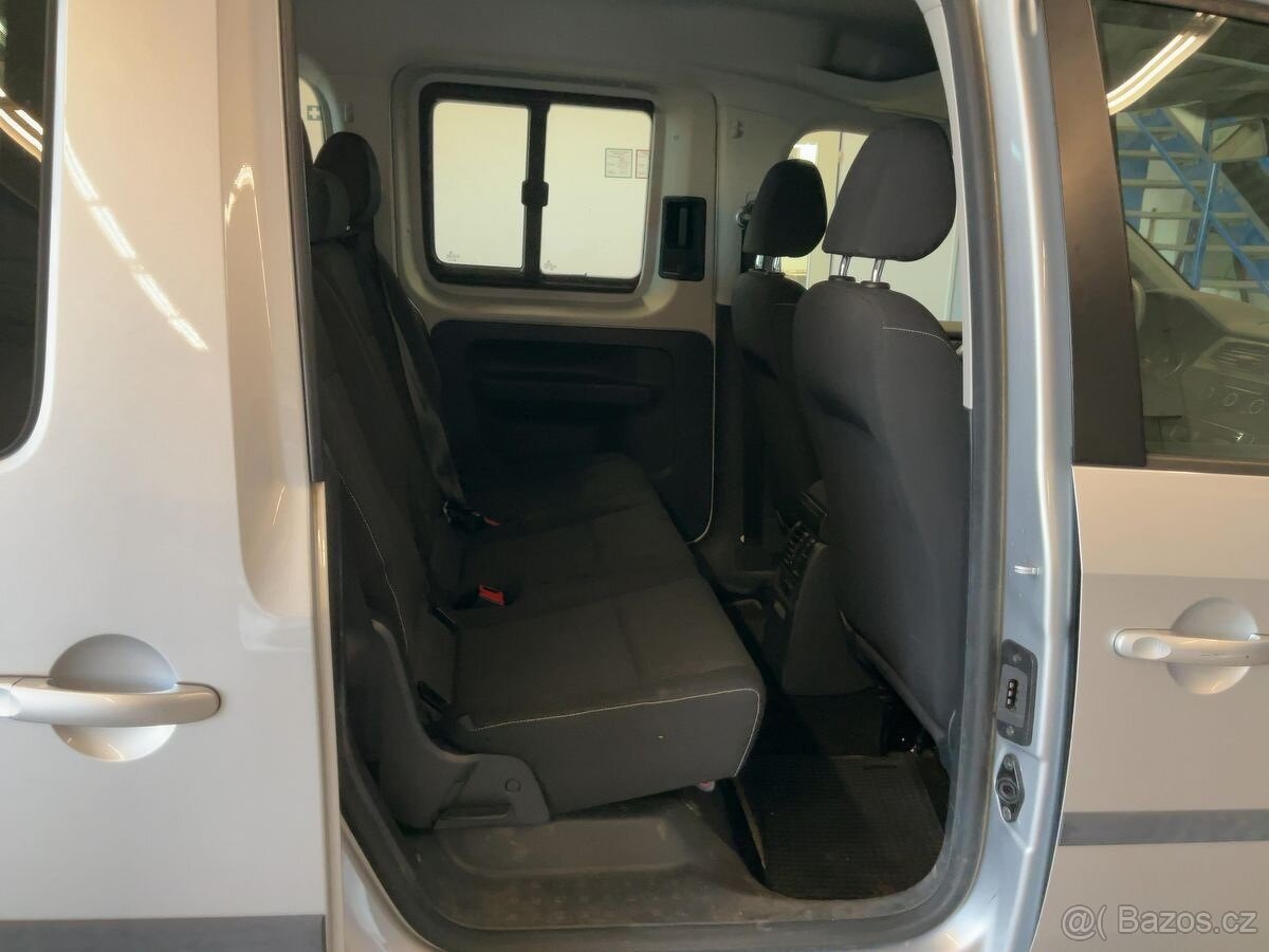 VW Caddy Maxi 2.0TDI 7.míst,tažné,serviska,2015 - 9