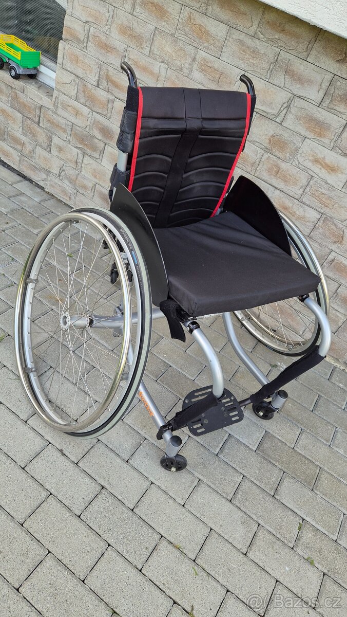 Invalidni vozík 42cm Quickie Match Point Sport - 9