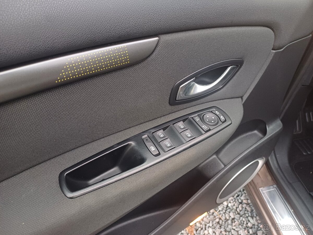 Benzínový Renault Scenic 1.4 Tce 2010 - 9