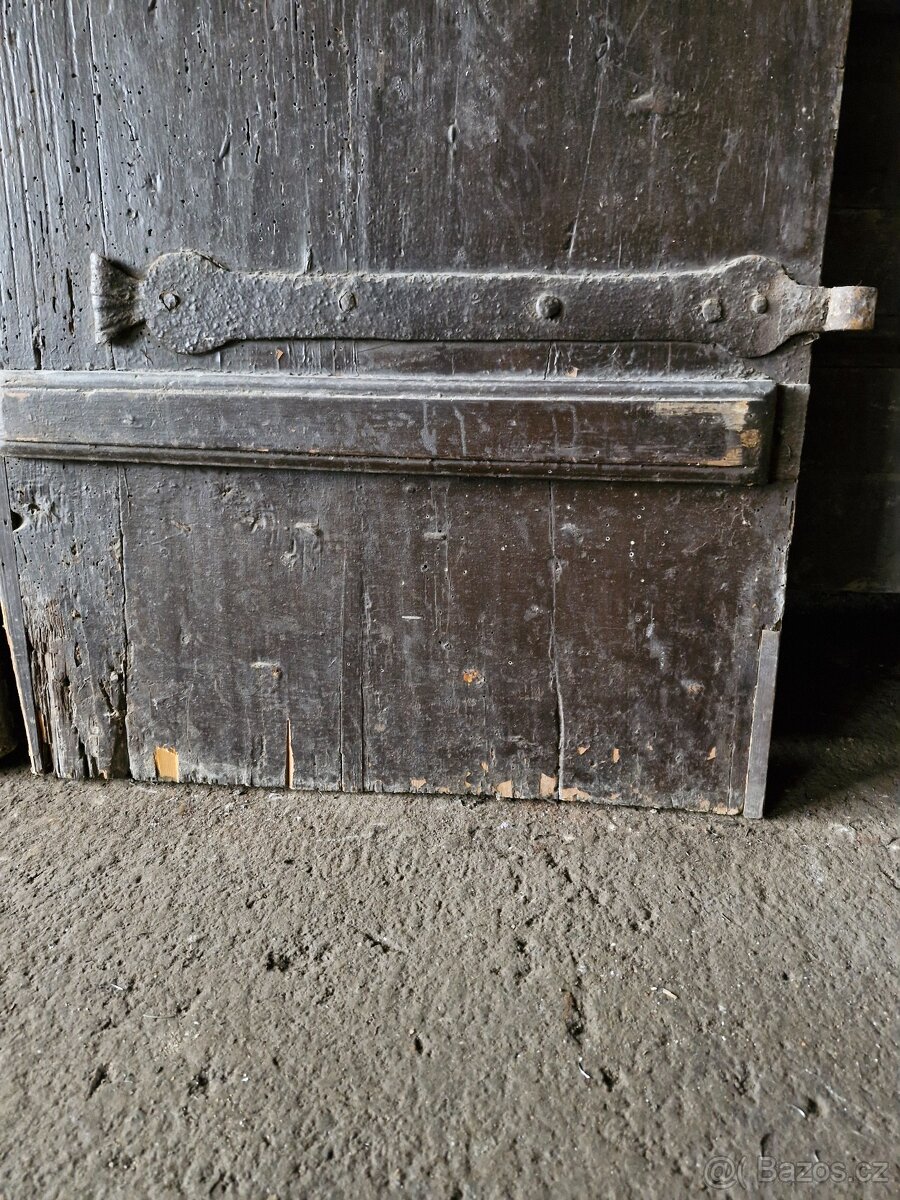 Historické staré dveře - 9