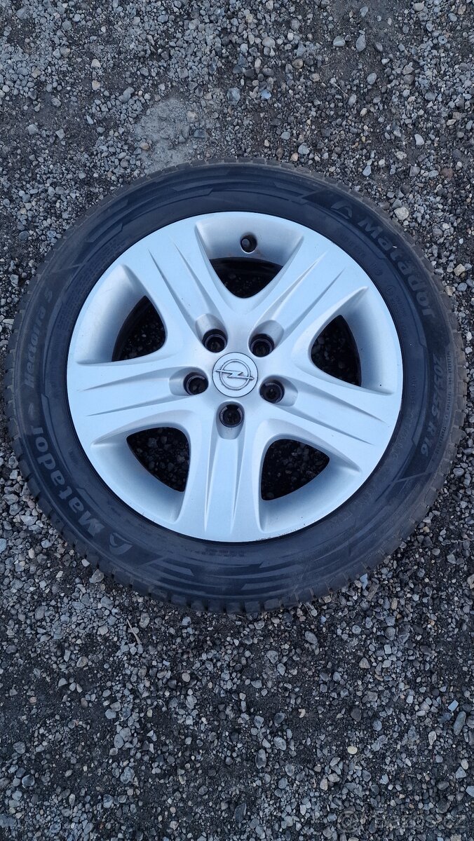 Zánovní sada pneu 205/55/R16 - 9