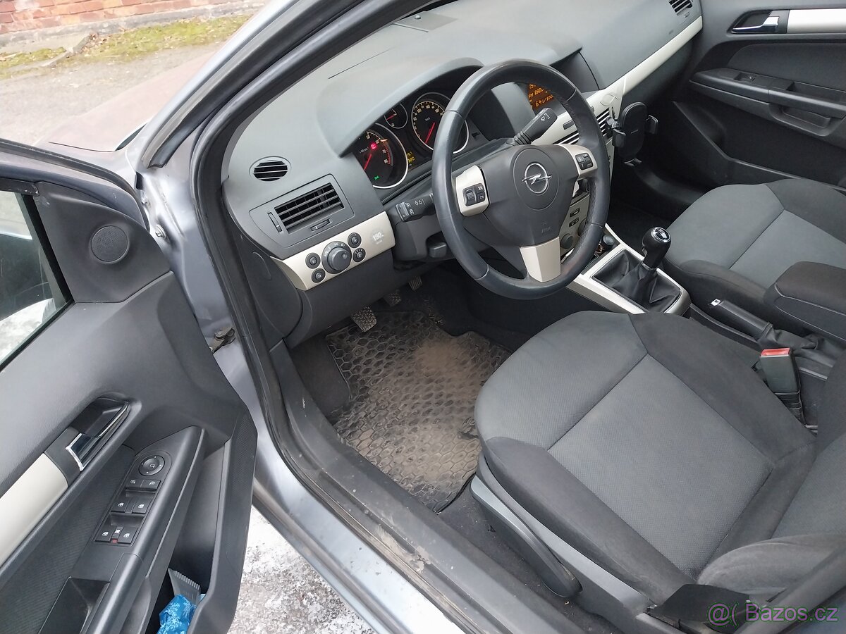 Opel Astra H - 9