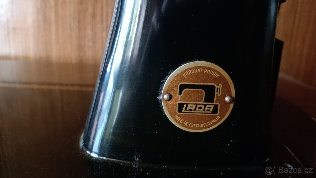Šicí stroj LADA - 9