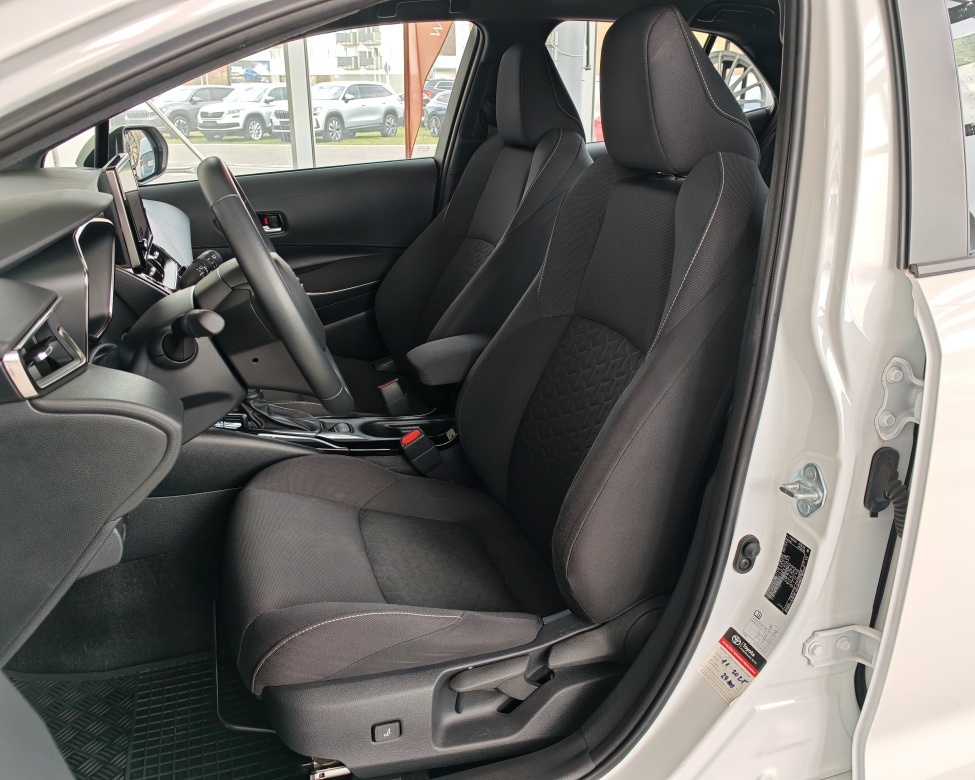 Toyota Corolla 1.8 hybrid - 9