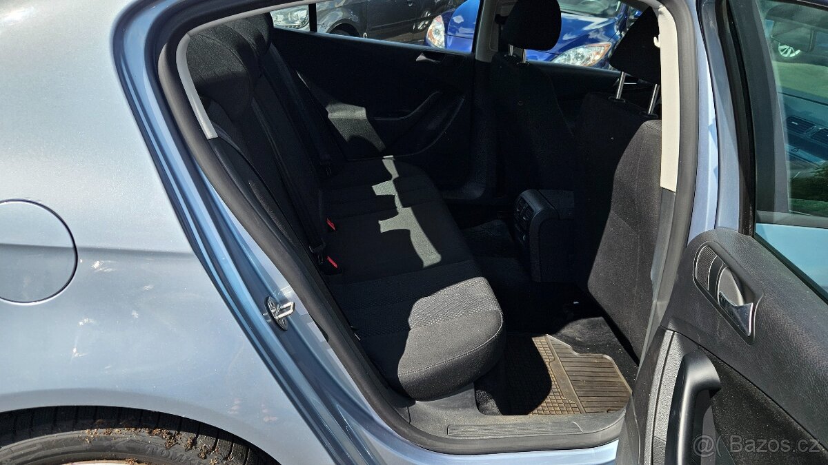 Volkswagen Passat 2,0 TDi DSG - 9