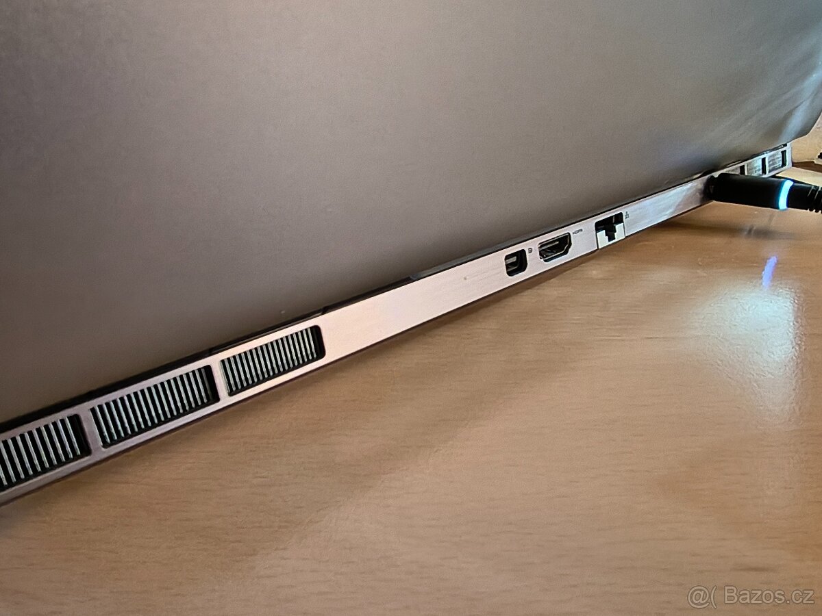 Dell Precision 7560 / Intel i9 / 32GB RAM / RTX A2000 / 500 - 9