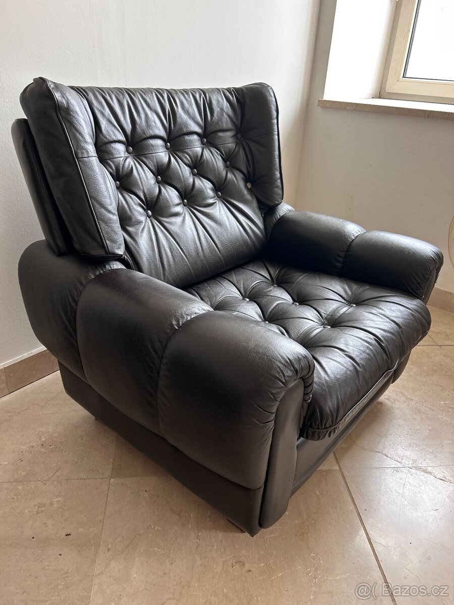 Kožená sedačka a křeslo (prodáme i samostatně) - 9
