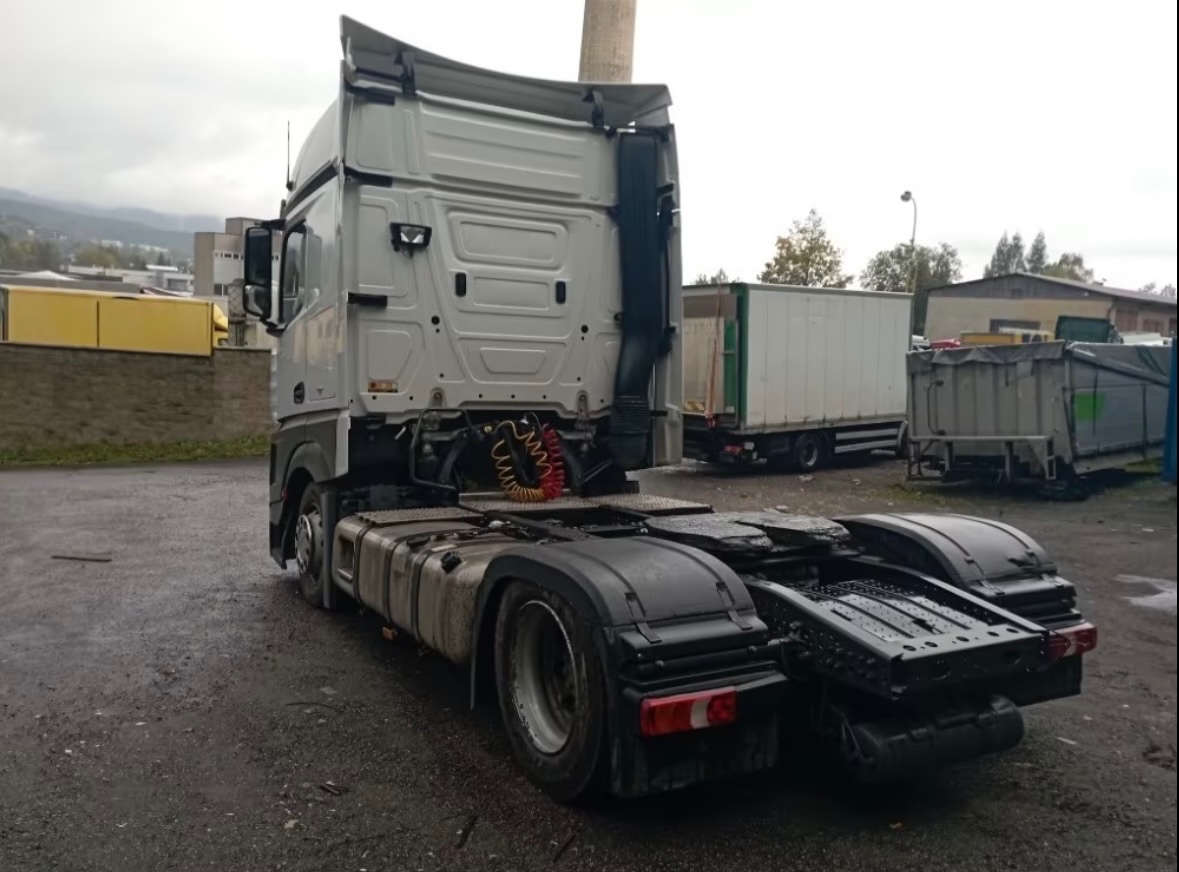 Mercedes Benz Actros 1845 lowdeck - 9