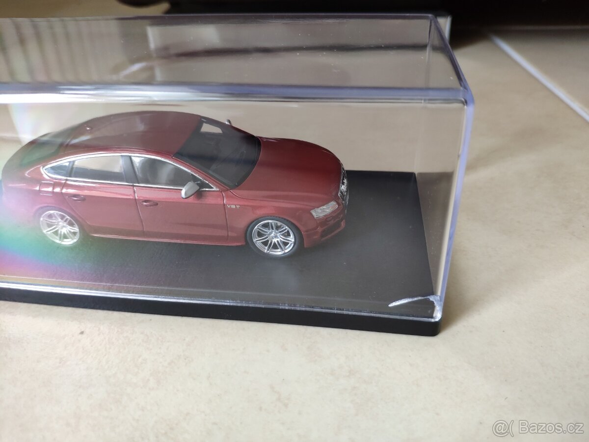 LIMITED 500ks AUDI S5 SPORTBACK RED METAL. SCHUCO 1:43 MODEL - 9
