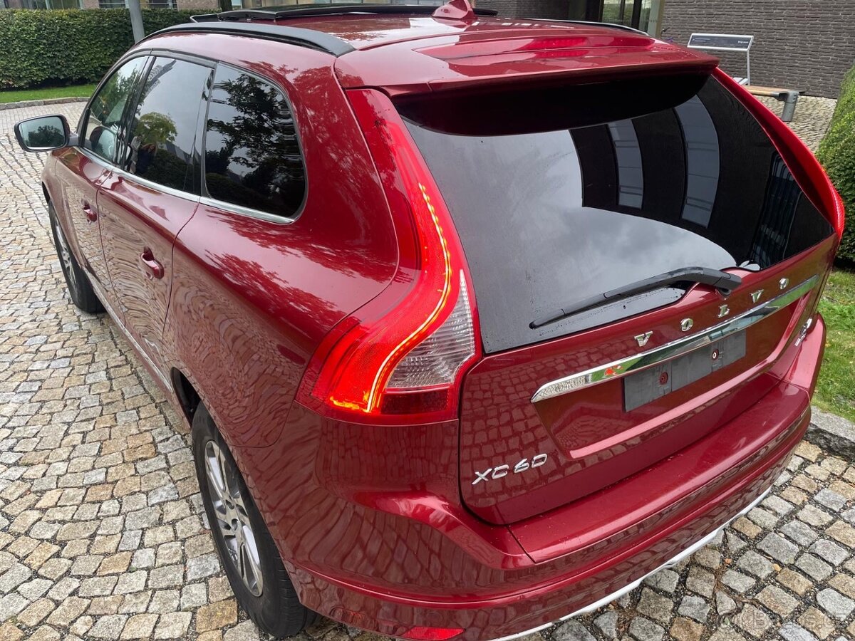 Volvo XC60 2.4D 5V 4x4 AUTOMAT VYHŘEV SERVISKA - 9