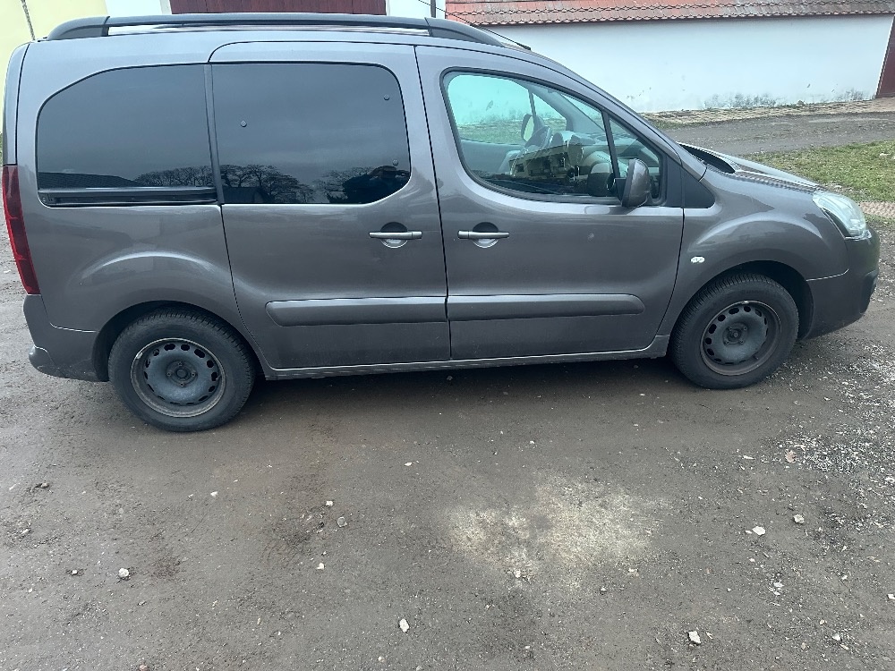 Prodám citroen Berlingo 1.6 Hdi "nové Adblue a alternátor" - 9