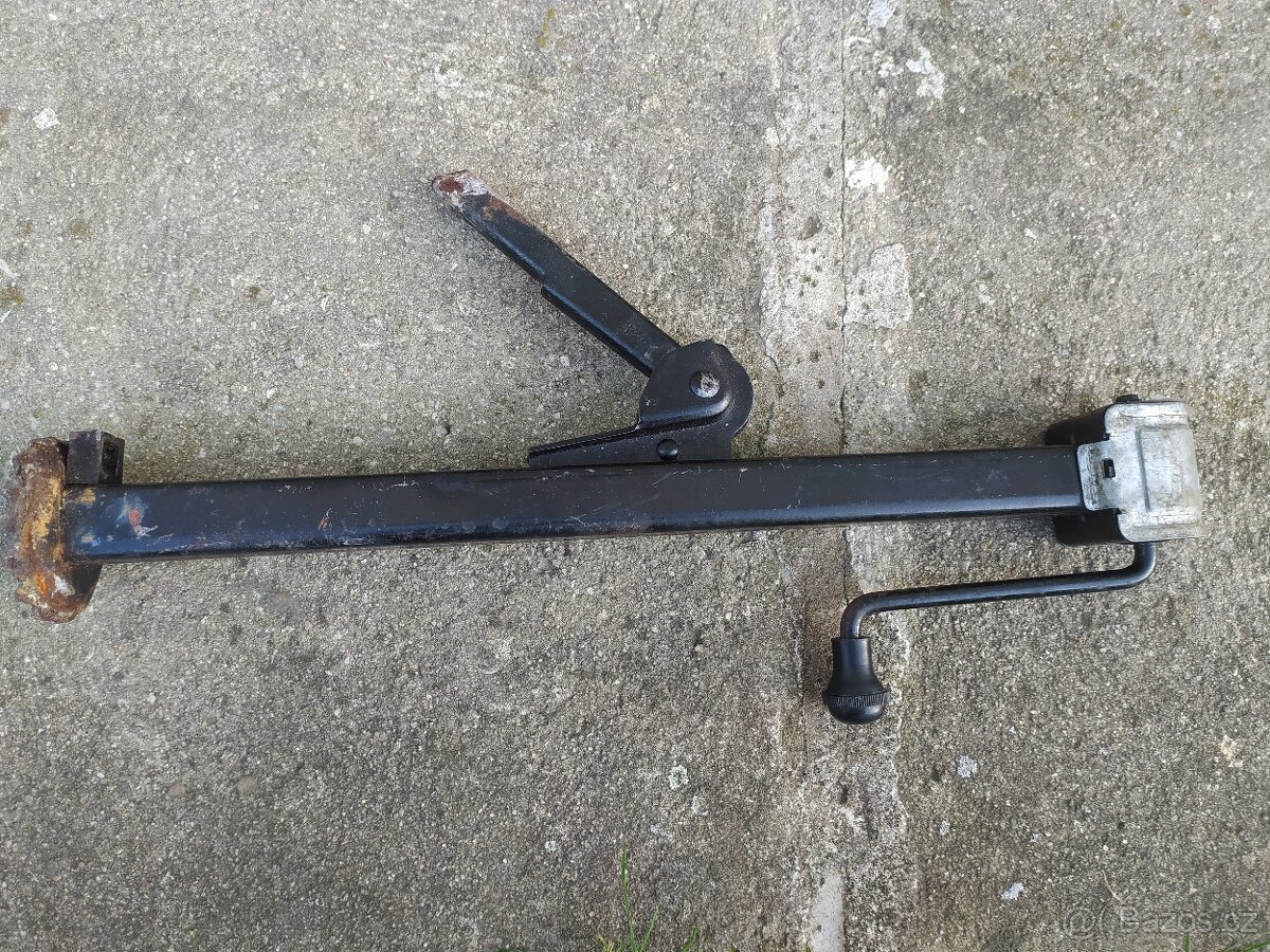 Zahrádka, zámek pedálů, tažný zařízení a hever - 9