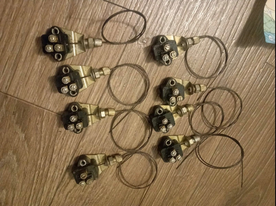 Nové a použité tachometry klakson 6V 12V žárovka 6V 12V - 9