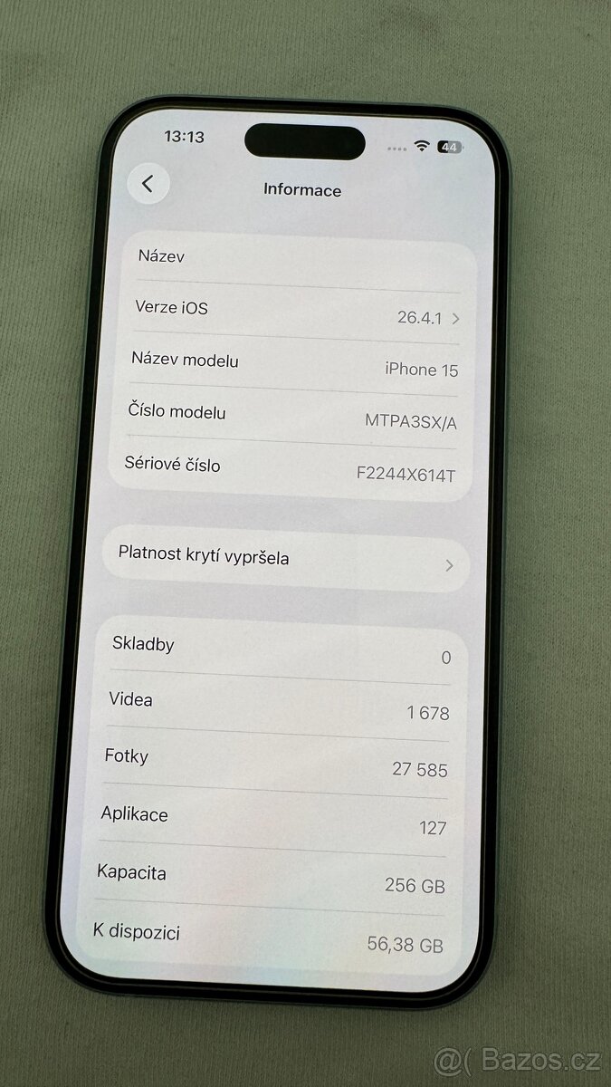 iPhone 15 / 256GB - Green - 9