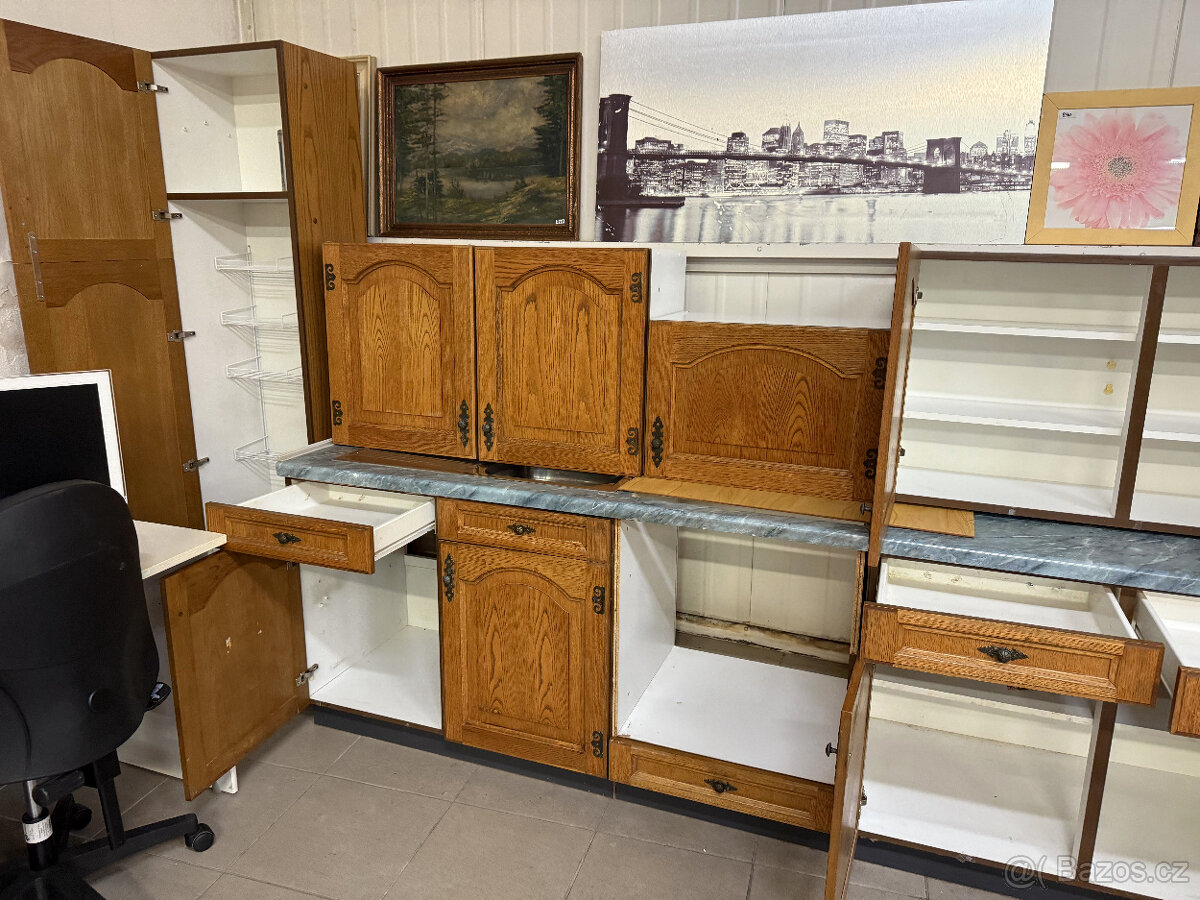 Dubová kuchyňská linka 370cm s lednicí - 9