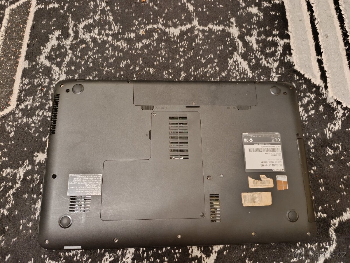Notebook Toshiba Satellite C870-18Z – na náhradní díly - 9
