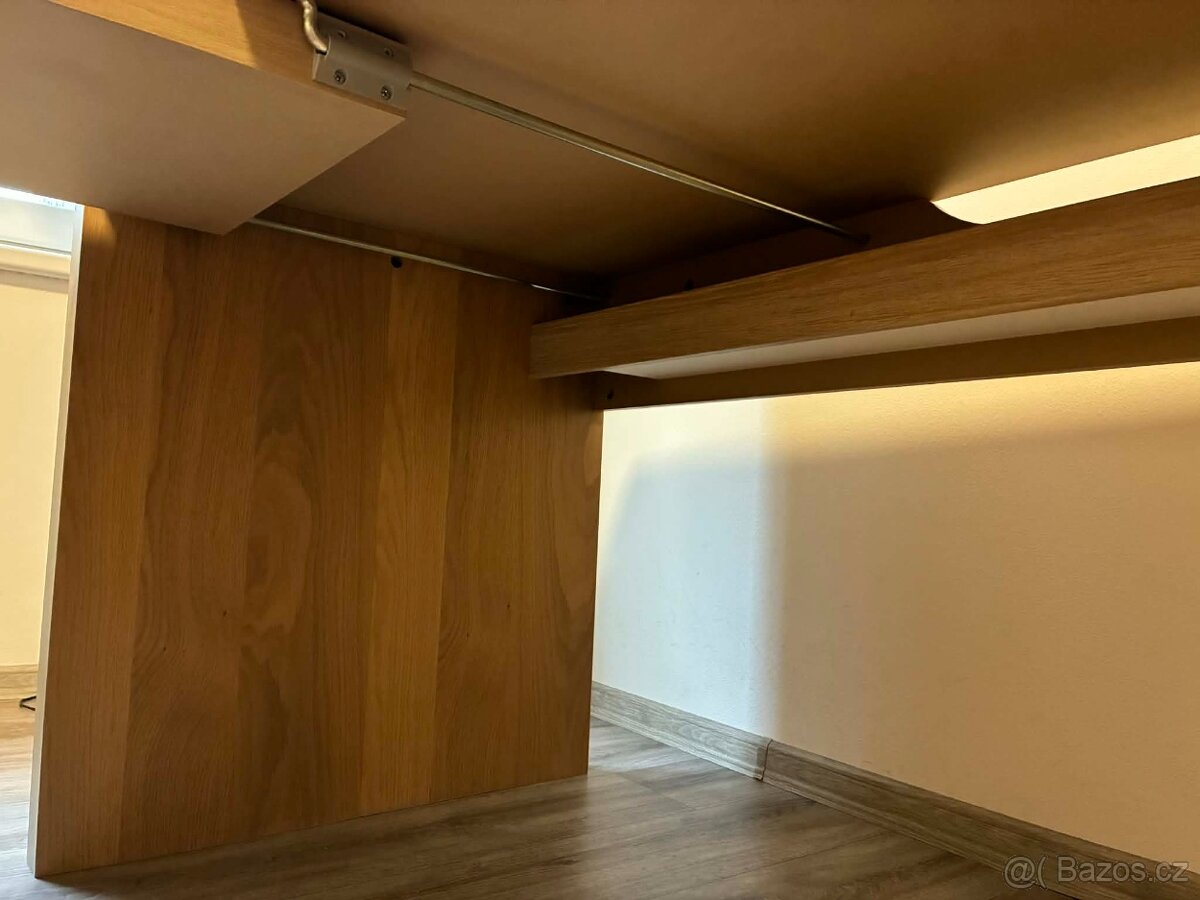 Pracovní stůl do L - 9